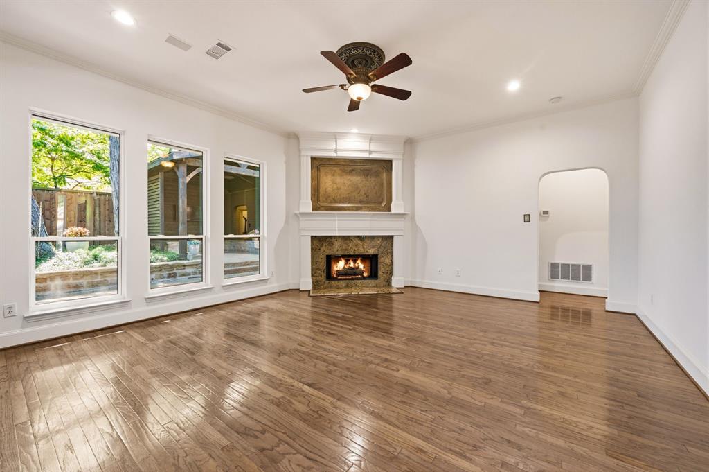 820 Glen Garry Drive Property Photo 11