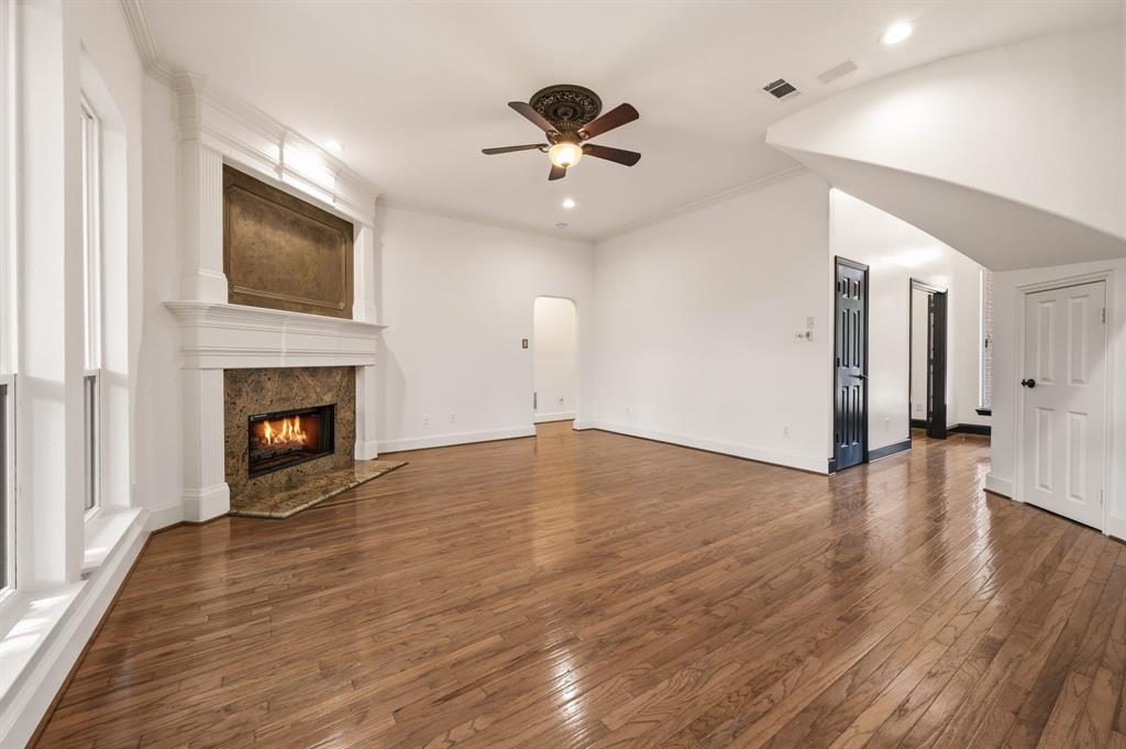 820 Glen Garry Drive Property Photo 12