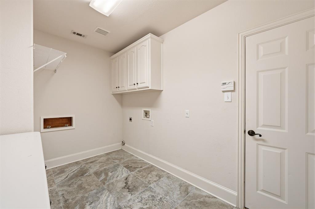 820 Glen Garry Drive Property Photo 30