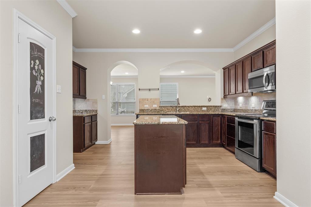 10860 Burnham Drive Property Photo 4