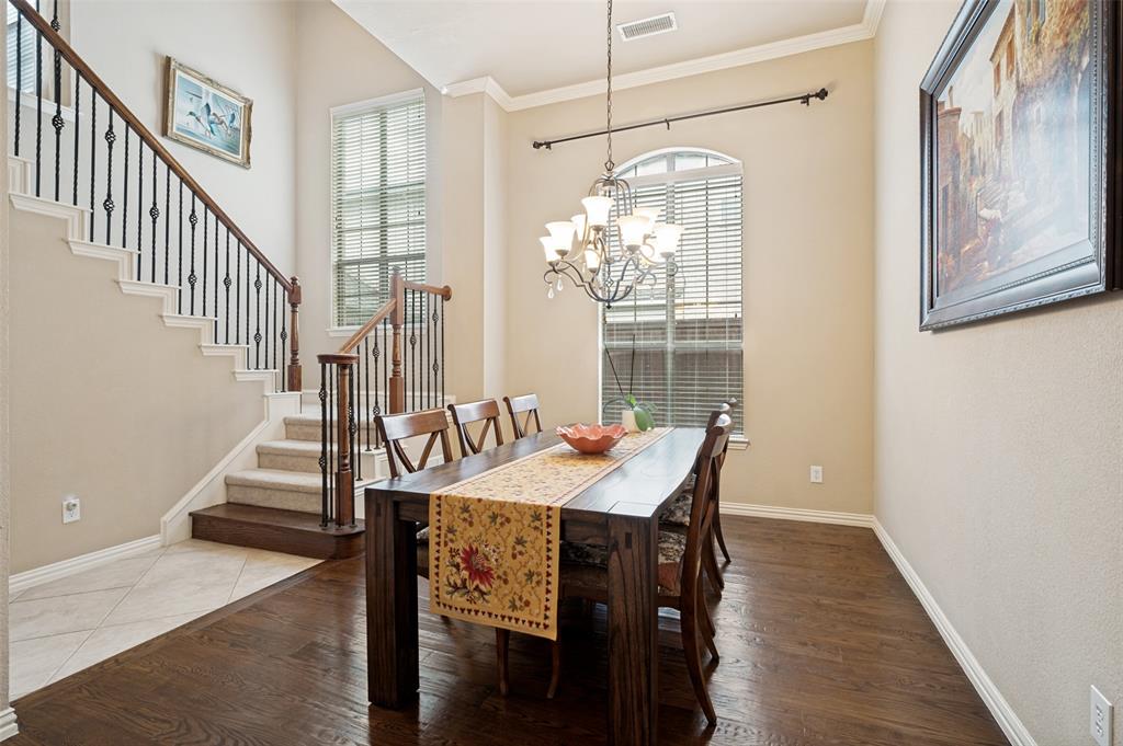 2848 Forest Manor Drive Property Photo 3