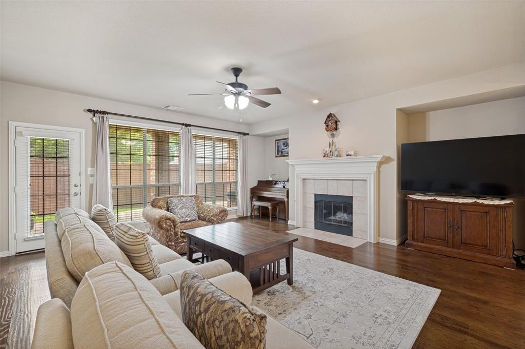 2848 Forest Manor Drive Property Photo 6