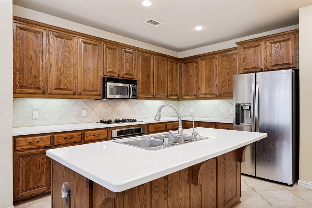 2848 Forest Manor Drive Property Photo 7