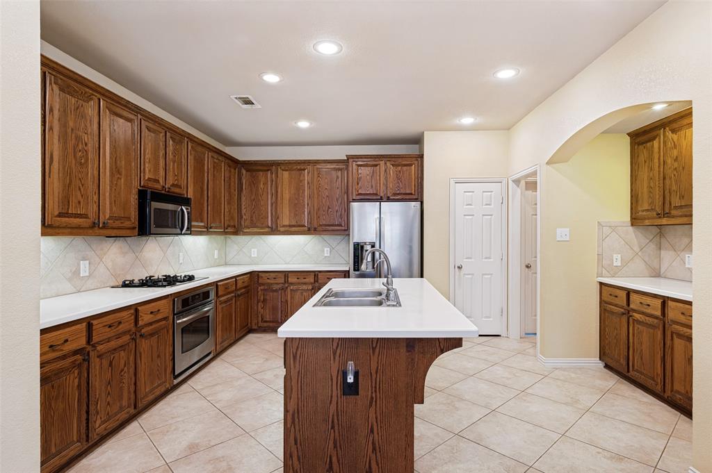 2848 Forest Manor Drive Property Photo 8