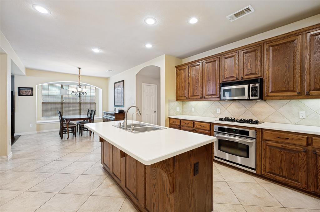 2848 Forest Manor Drive Property Photo 10