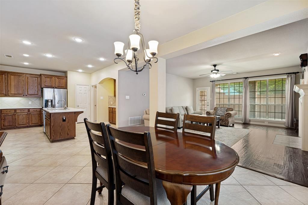 2848 Forest Manor Drive Property Photo 11