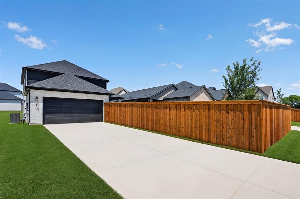 1113 Beebalm Mews Property Photo 25