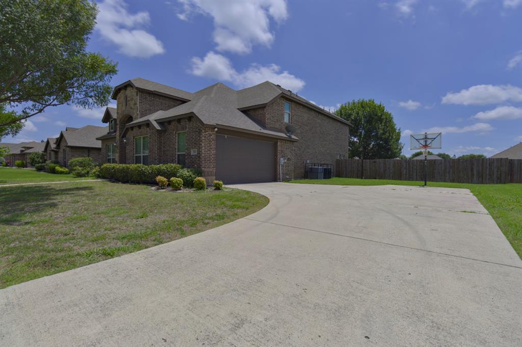 210 Debbie Way Property Photo 1