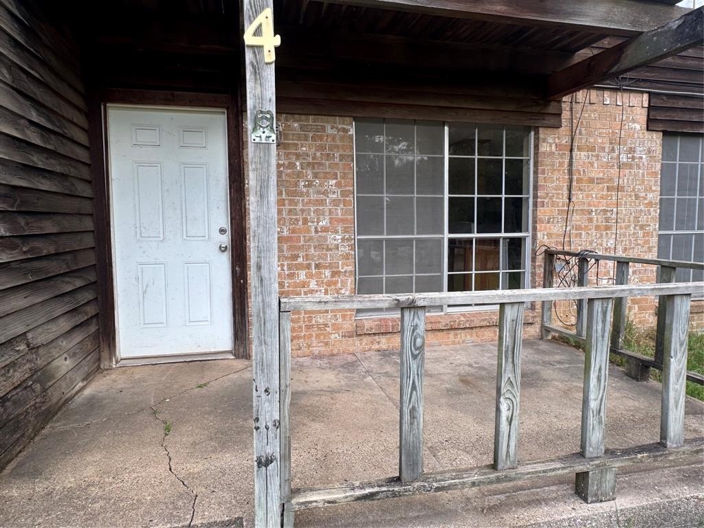 212 N Mimosa Property Photo 5