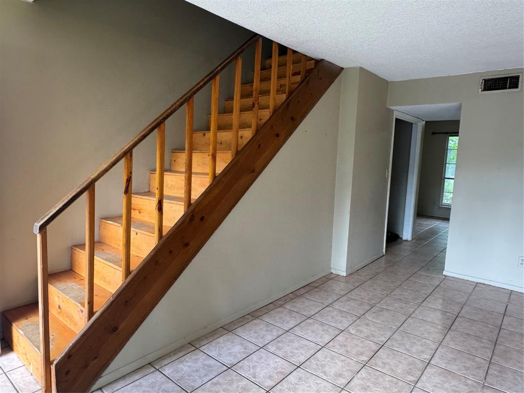 212 N Mimosa Property Photo 8