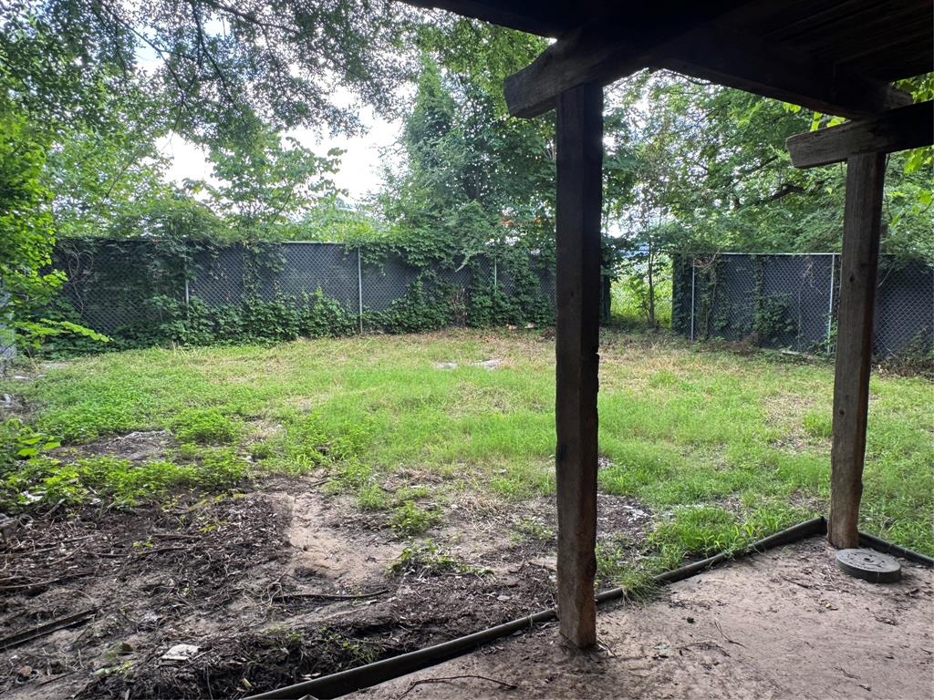 212 N Mimosa Property Photo 18