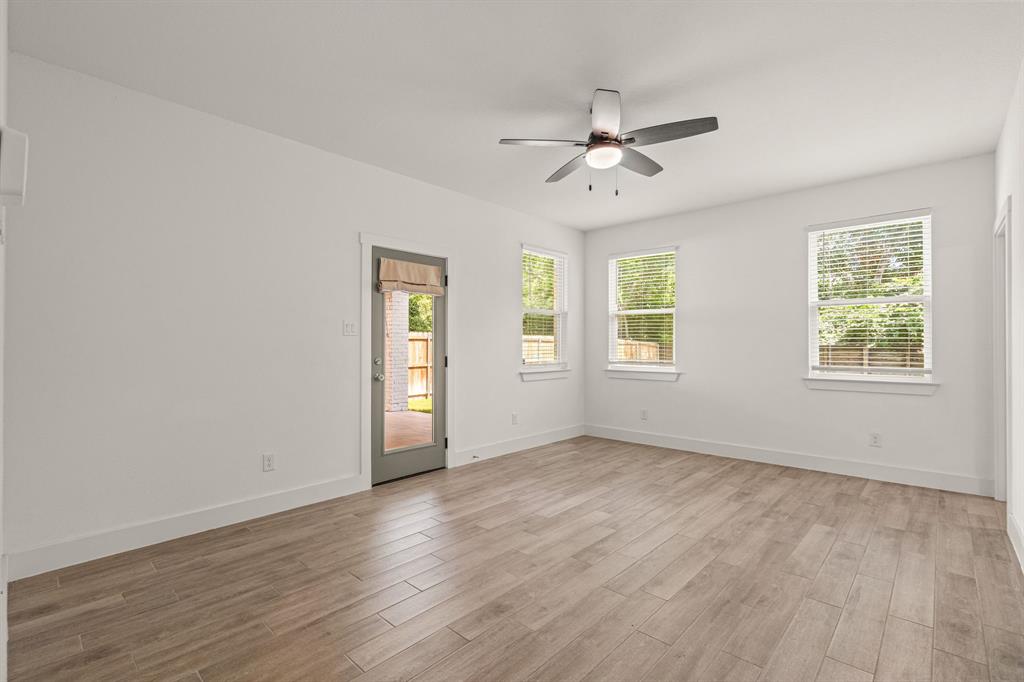 5618 Oaks Lane Property Photo 17
