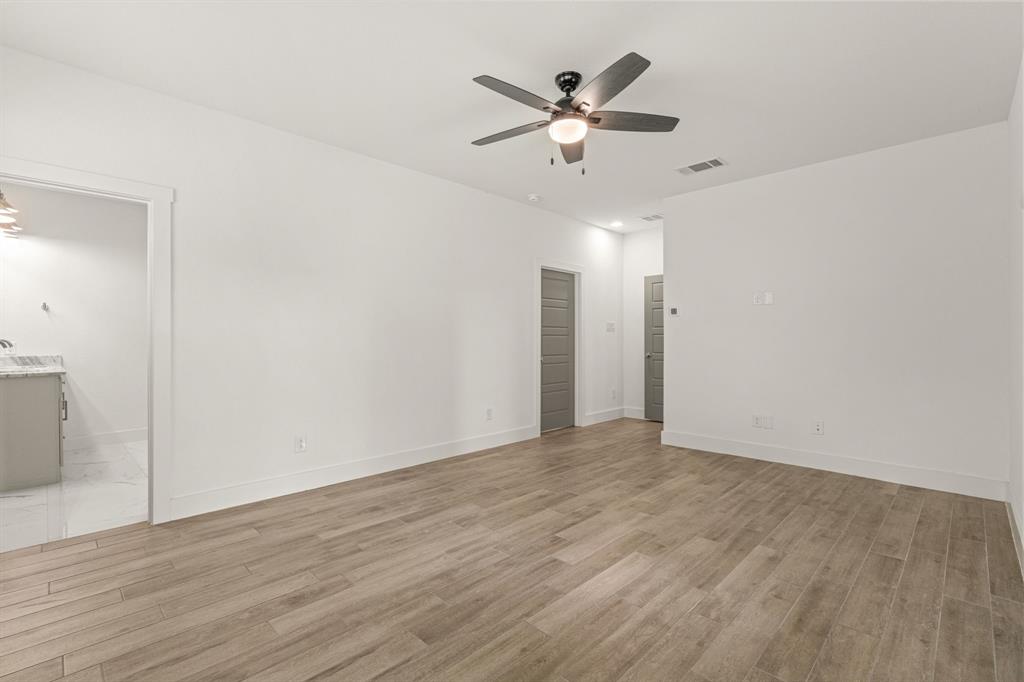 5618 Oaks Lane Property Photo 18