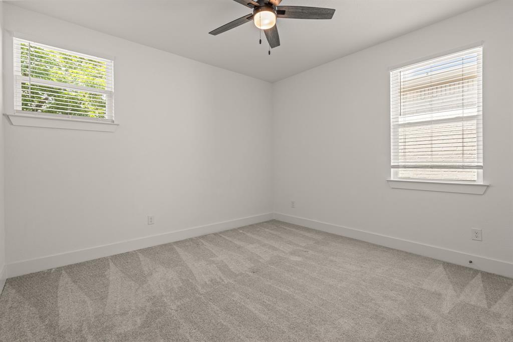 5618 Oaks Lane Property Photo 32