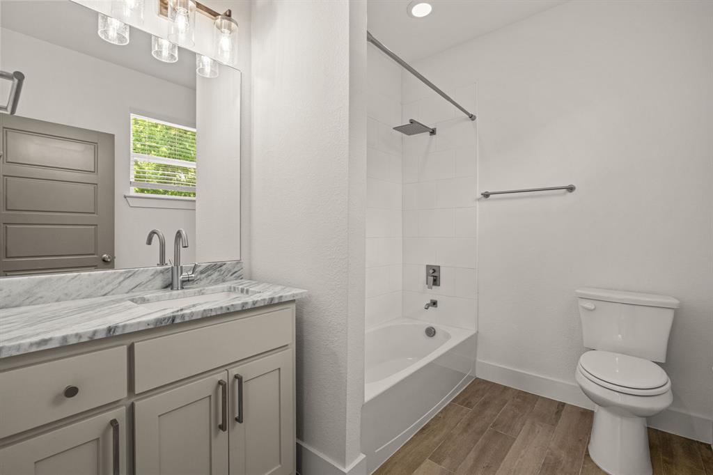 5618 Oaks Lane Property Photo 33