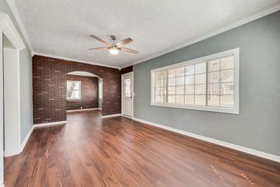 930 W Freeman Street Property Photo 4