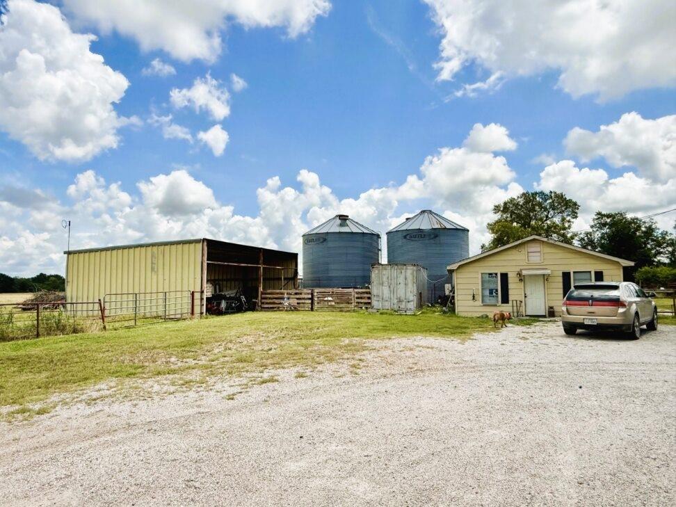 18048 Us-69 Property Photo 16