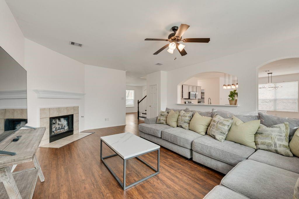 2831 Wild Oak Lane Property Photo 6