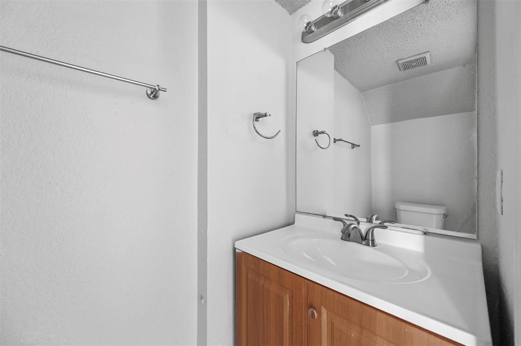 4921 Miller Avenue Property Photo 8