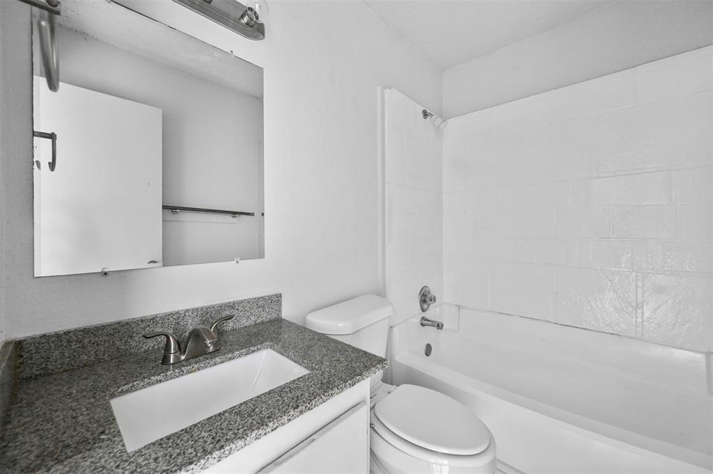 4921 Miller Avenue Property Photo 9