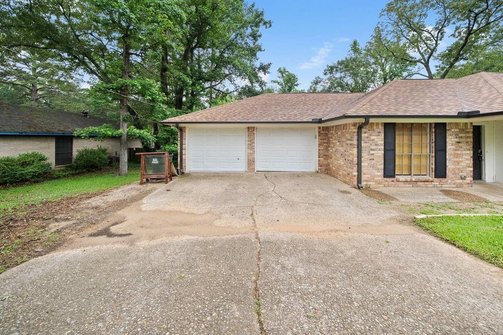 15060 Willowwood Drive Property Photo 3