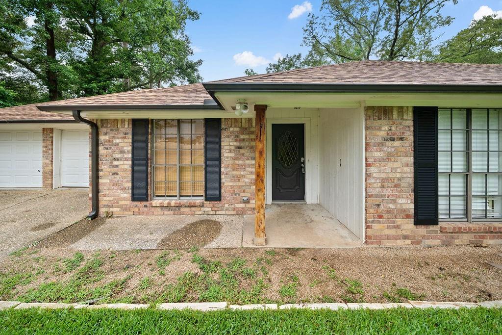 15060 Willowwood Drive Property Photo 4