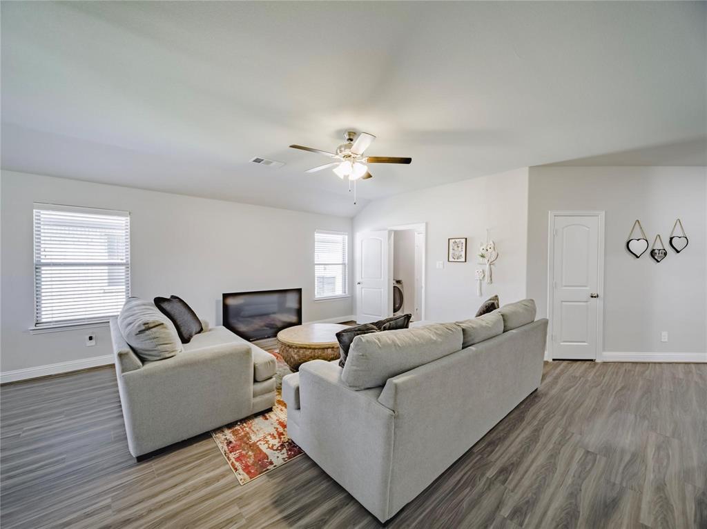 1418 Brindle Drive Property Photo 4