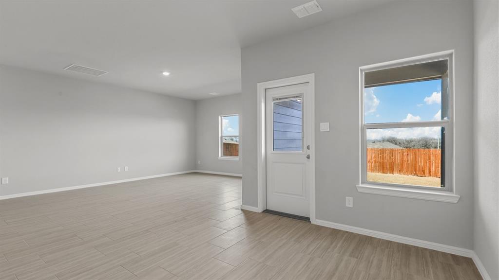 8401 Bluebonnet Bend Road Property Photo 8