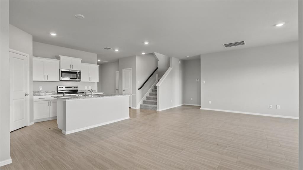 8401 Bluebonnet Bend Road Property Photo 9