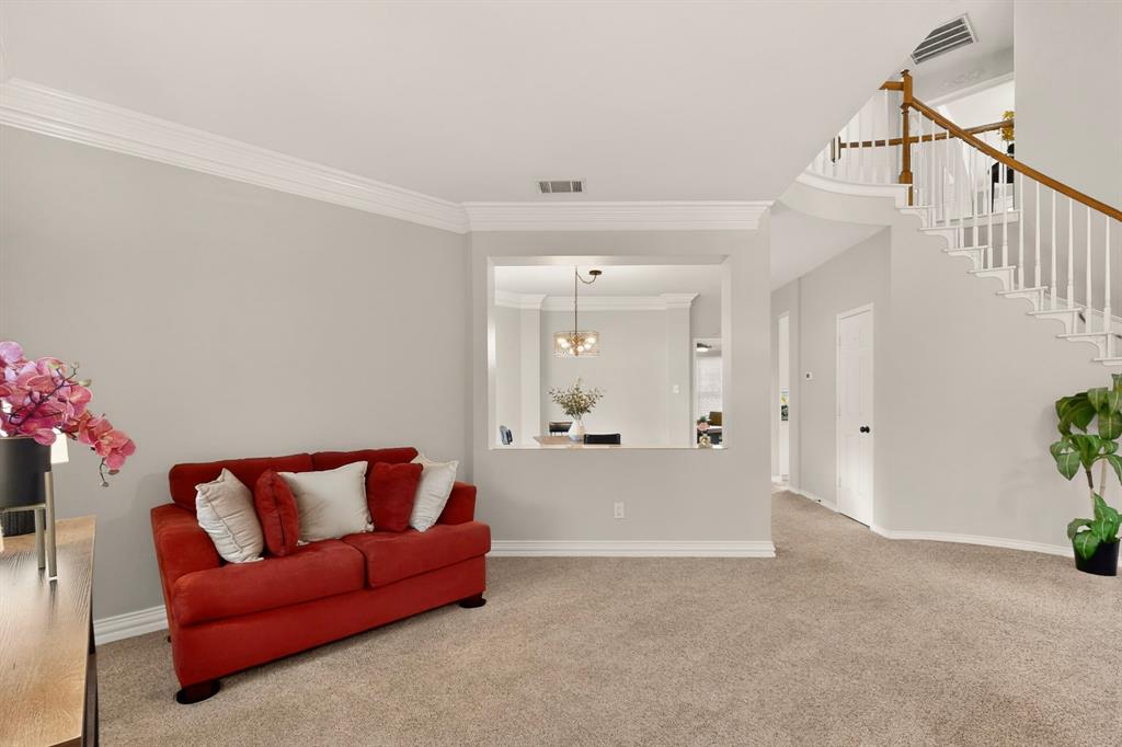 712 Water Oak Drive Property Photo 8