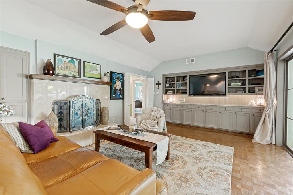 8810 Grenore Drive Property Photo 6