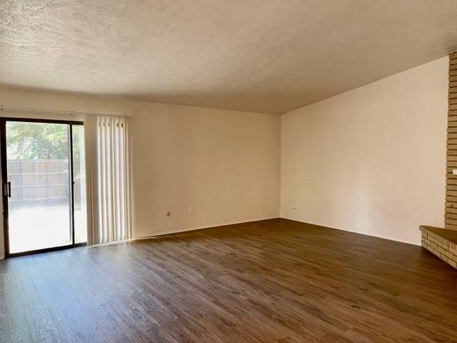 4020 Blue Flag Lane Property Photo 5