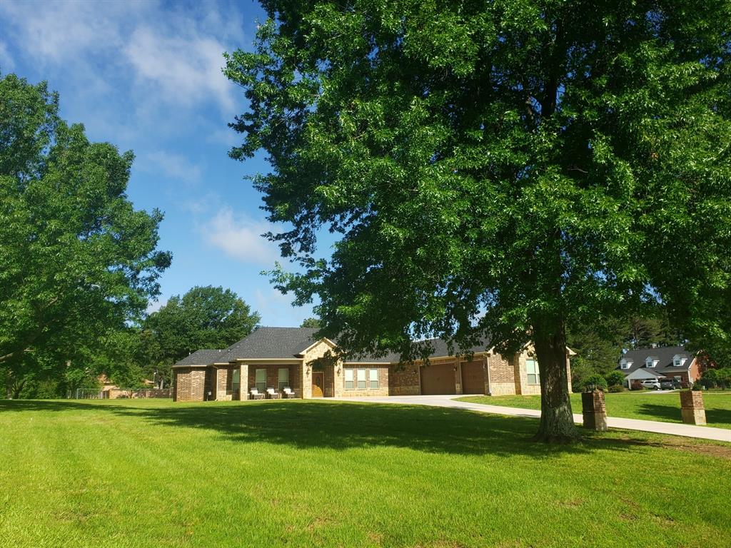6727 N Hills Drive Property Photo 1