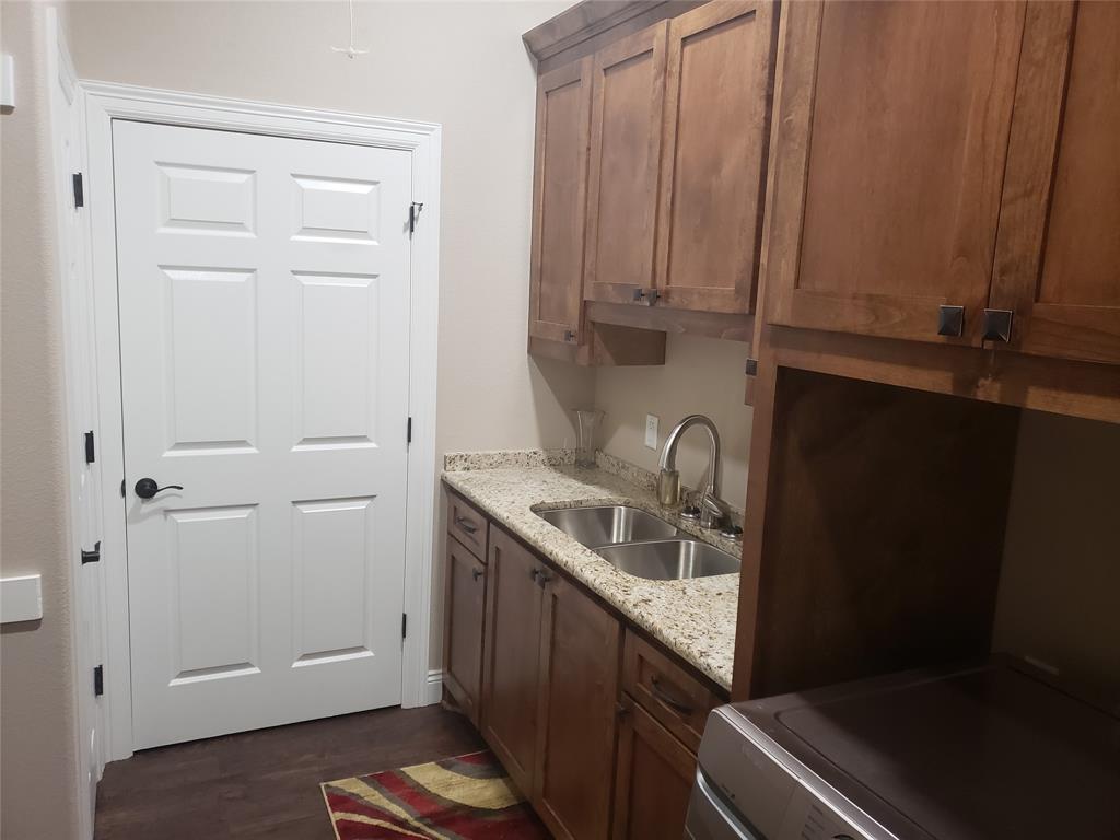 6727 N Hills Drive Property Photo 27
