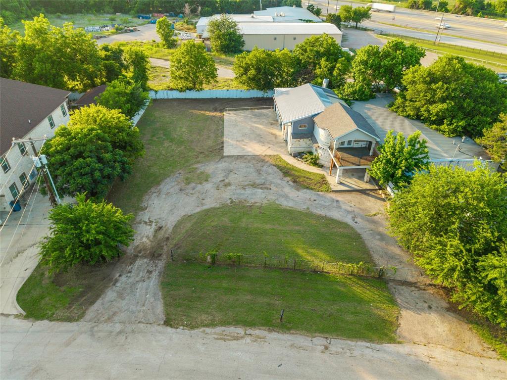 301 E Dallas Street Property Photo 5
