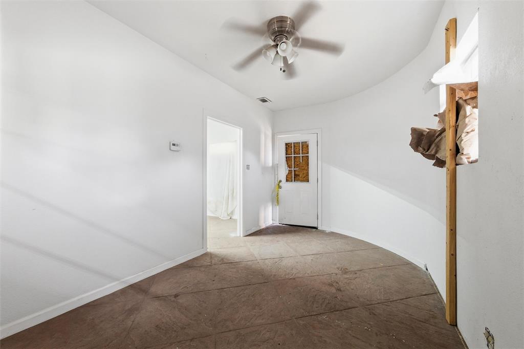 301 E Dallas Street Property Photo 18