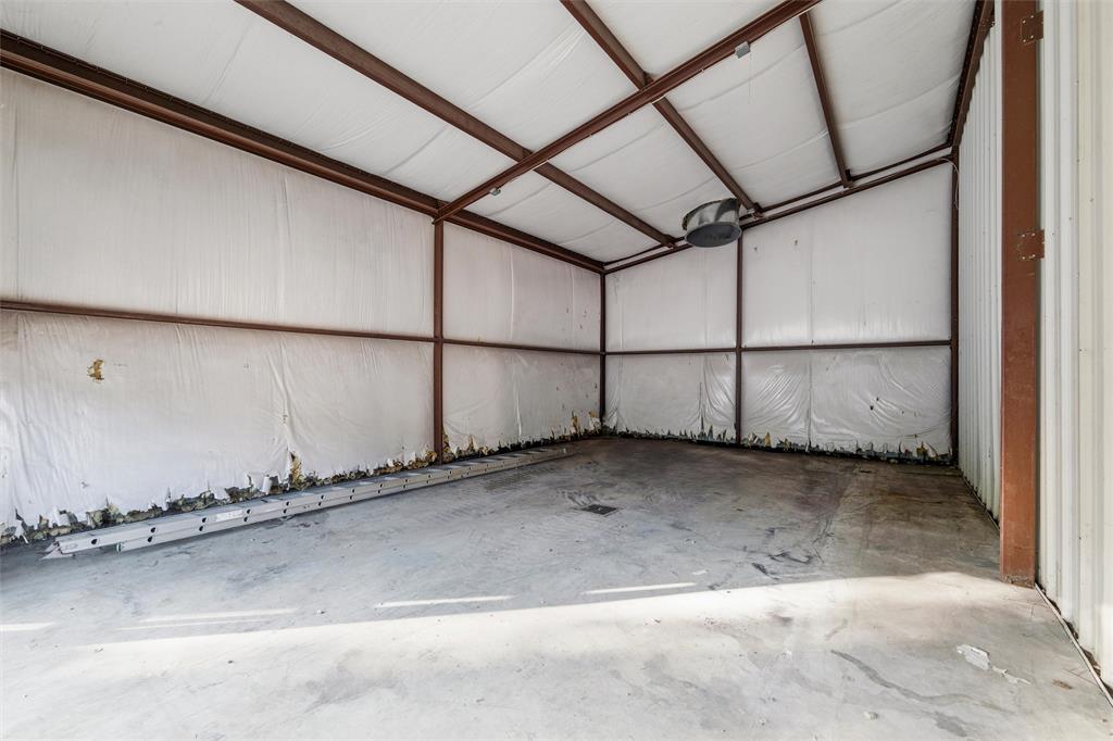 301 E Dallas Street Property Photo 23