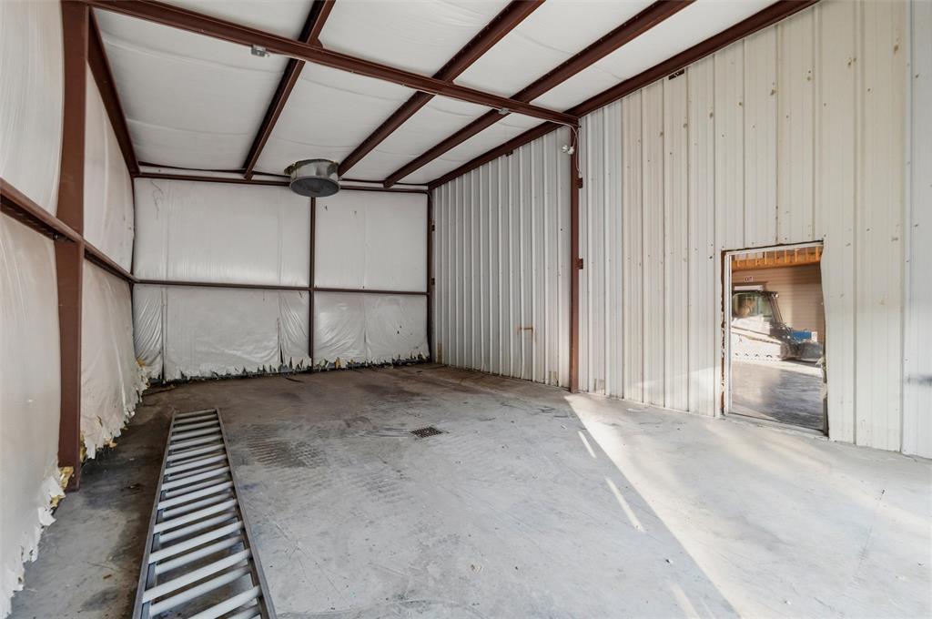 301 E Dallas Street Property Photo 24