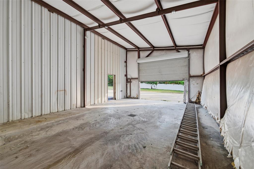 301 E Dallas Street Property Photo 25