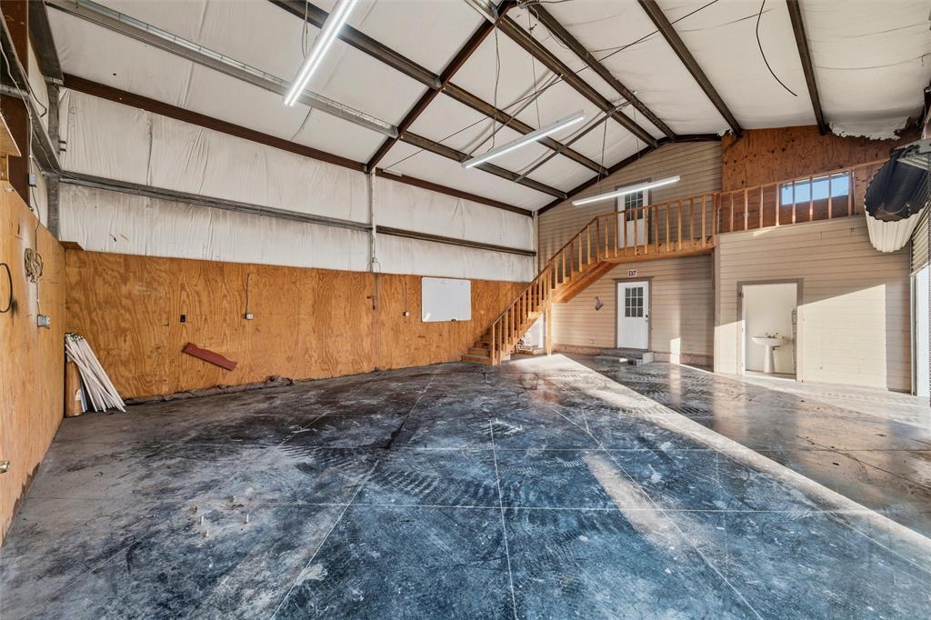 301 E Dallas Street Property Photo 27