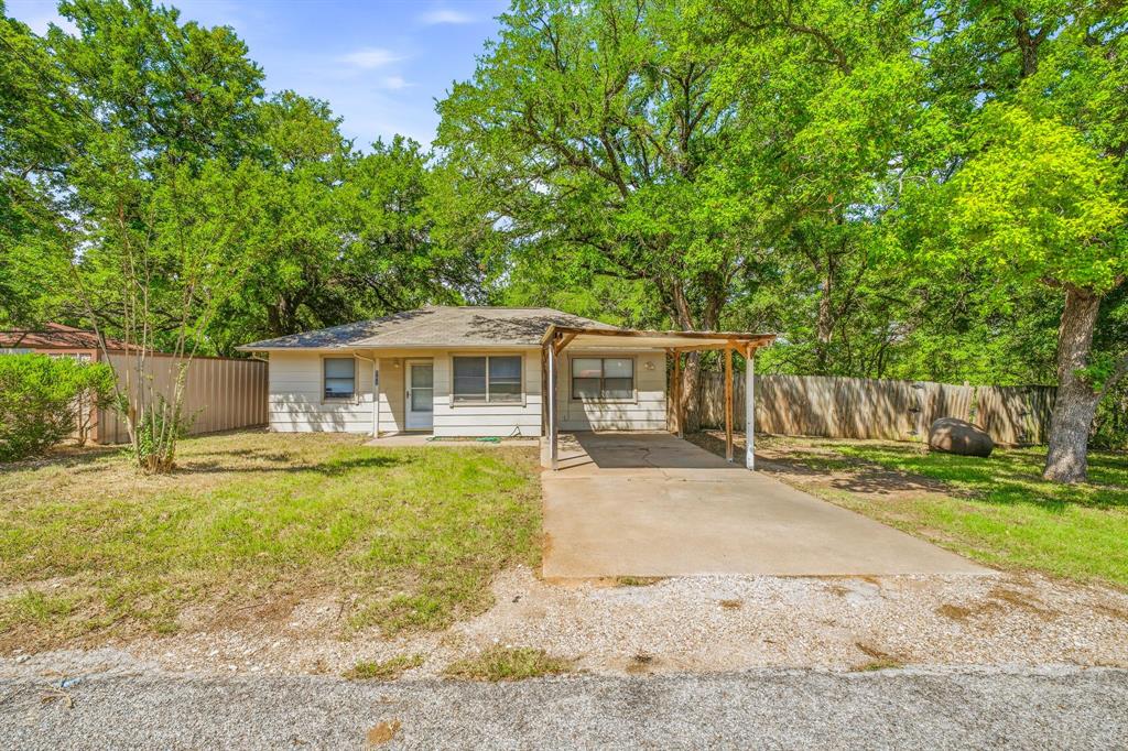 702 S Jackson Street Property Photo 3