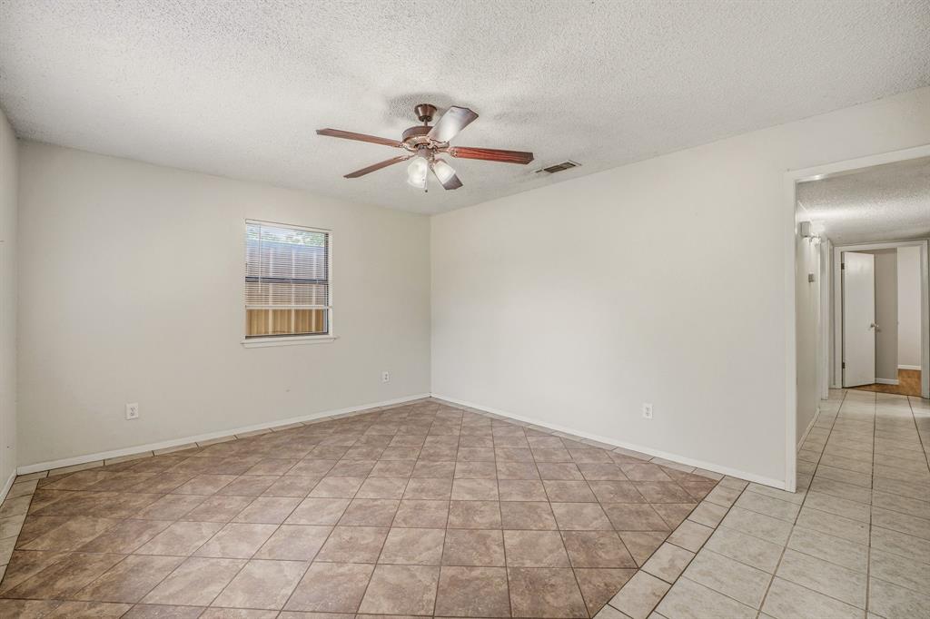 702 S Jackson Street Property Photo 5