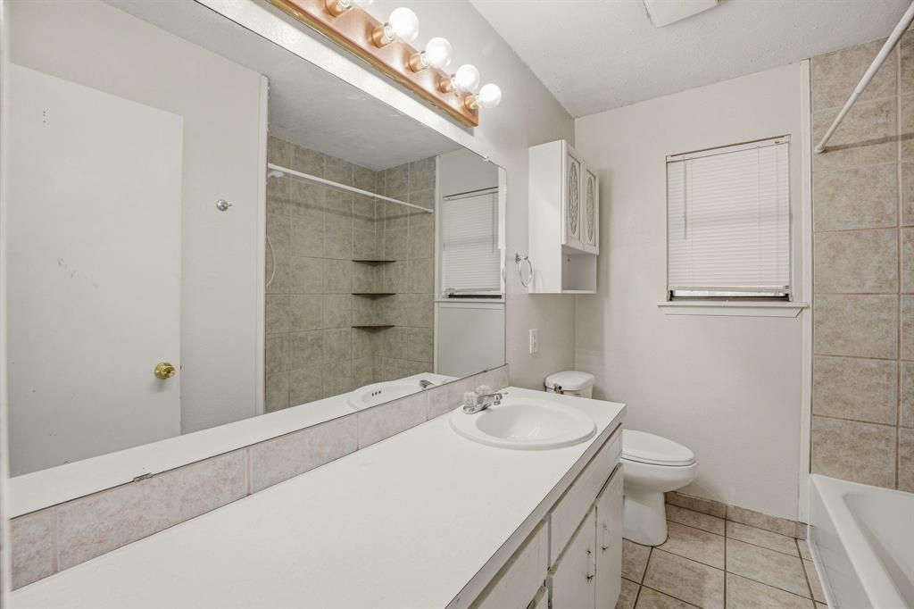 702 S Jackson Street Property Photo 13