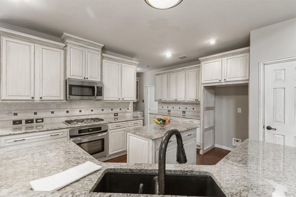 7534 Chinaberry Lane Property Photo 13