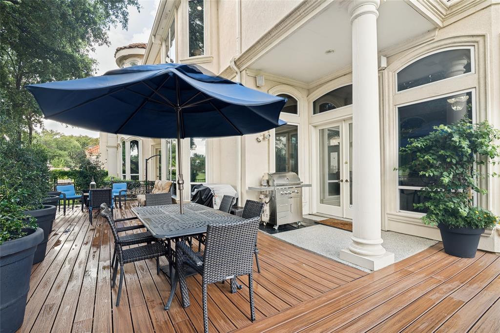 5528 Gleneagles Drive Property Photo 4