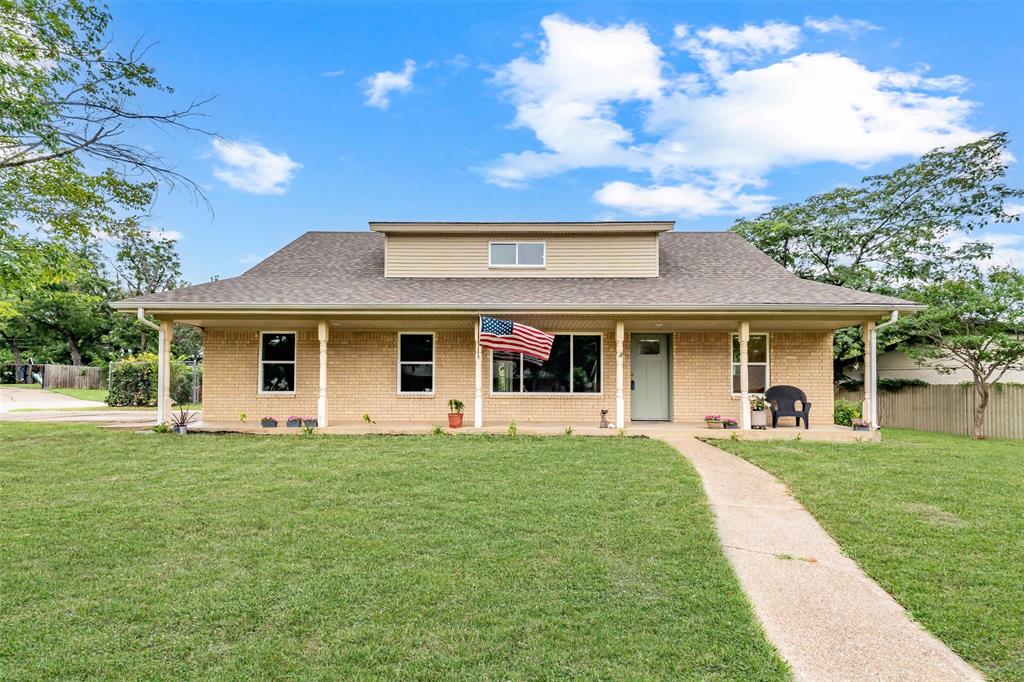 805 Stratford Drive Property Photo 1