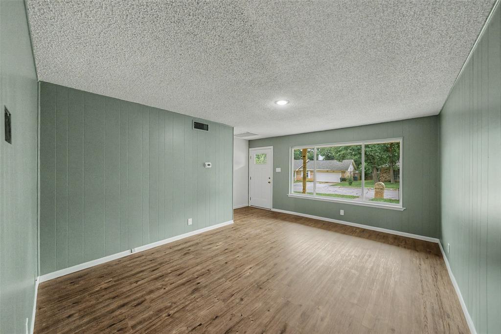 805 Stratford Drive Property Photo 8