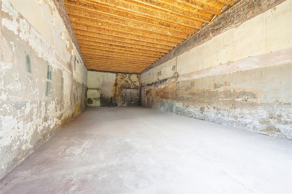 613 S Armstrong Avenue Property Photo 19