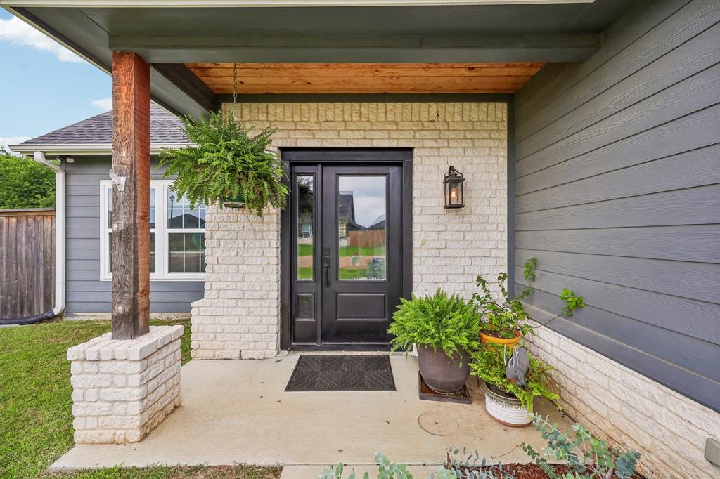 116 E Bexar Street Property Photo 4