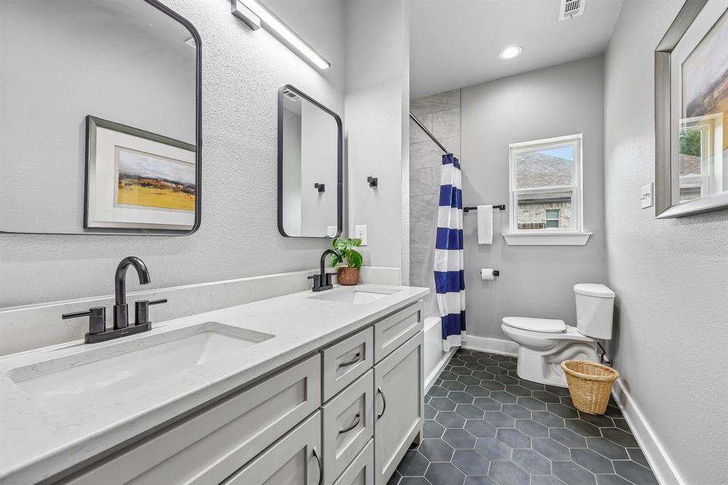 116 E Bexar Street Property Photo 14